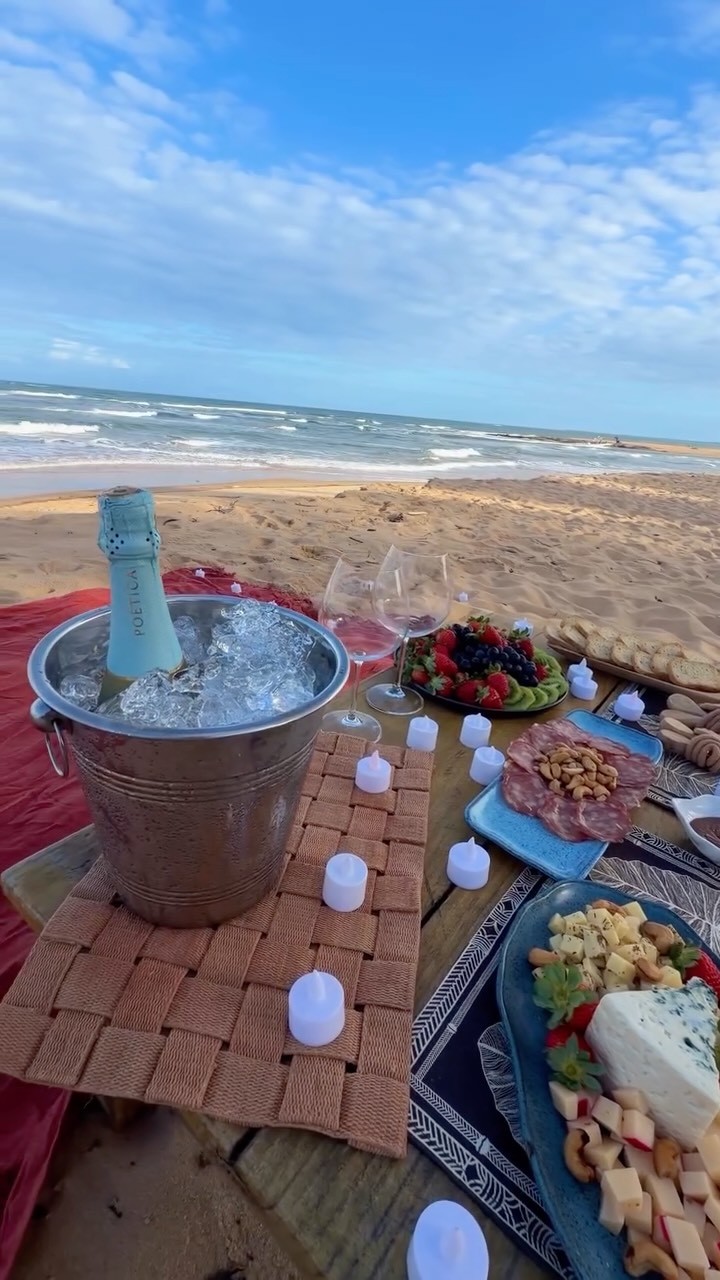 Nós organizamos todos os detalhes :)

Pedidos de casamento | Aniversários | Momentos românticos 💕 

Reserve sua experiência ✨ (73) 99972-4305